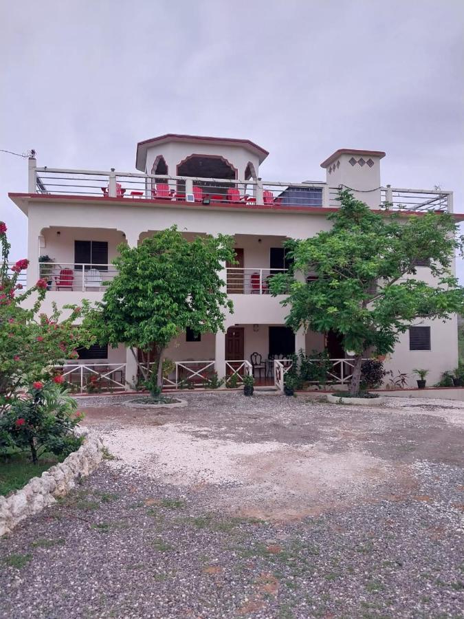 Eliwes Villa Treasure Beach Exterior photo