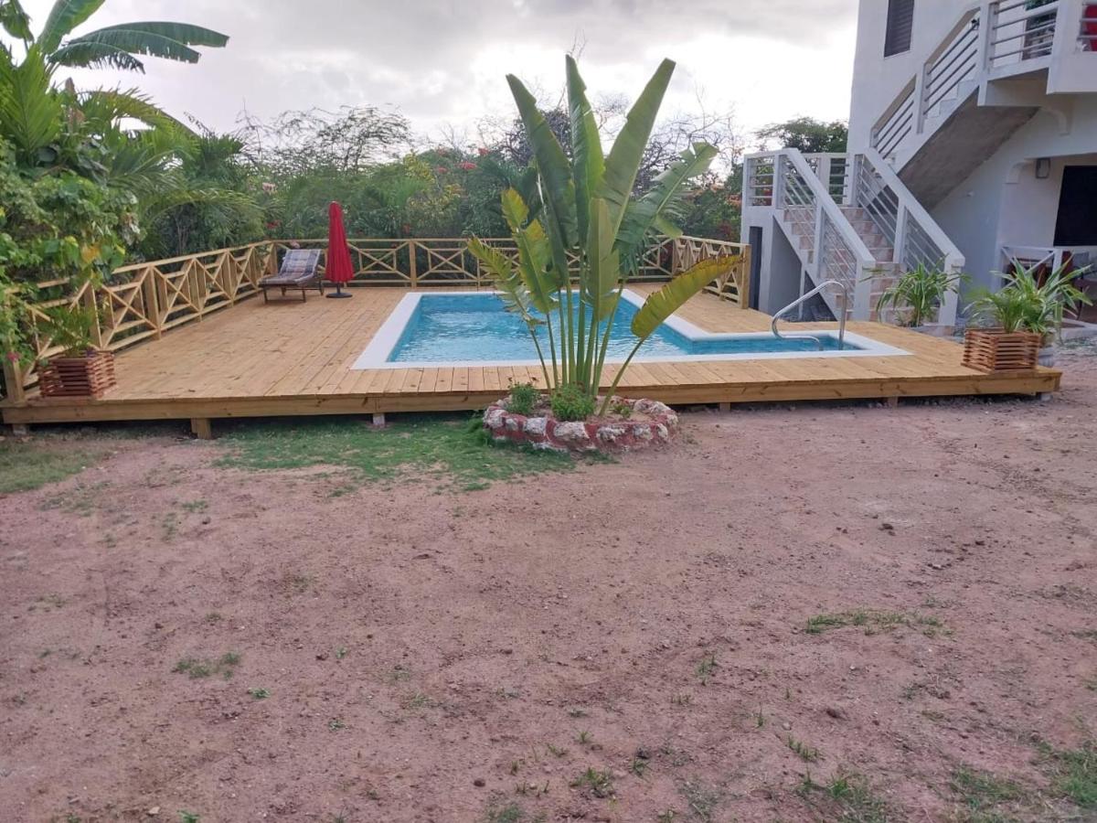 Eliwes Villa Treasure Beach Exterior photo